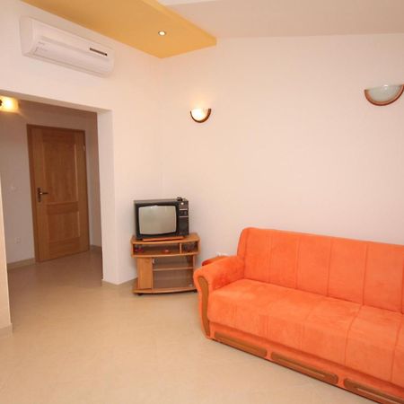 Apartments With A Parking Space Baska Voda, Makarska - 2709 部屋 写真